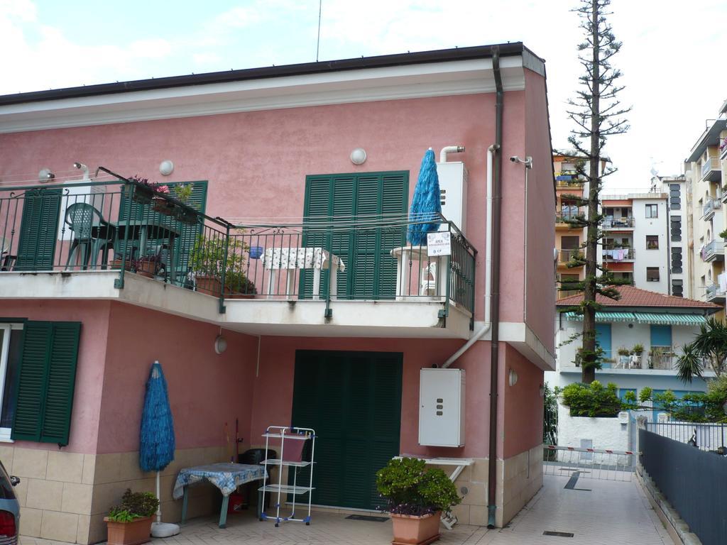 Villamareblu Ventimiglia Cameră foto